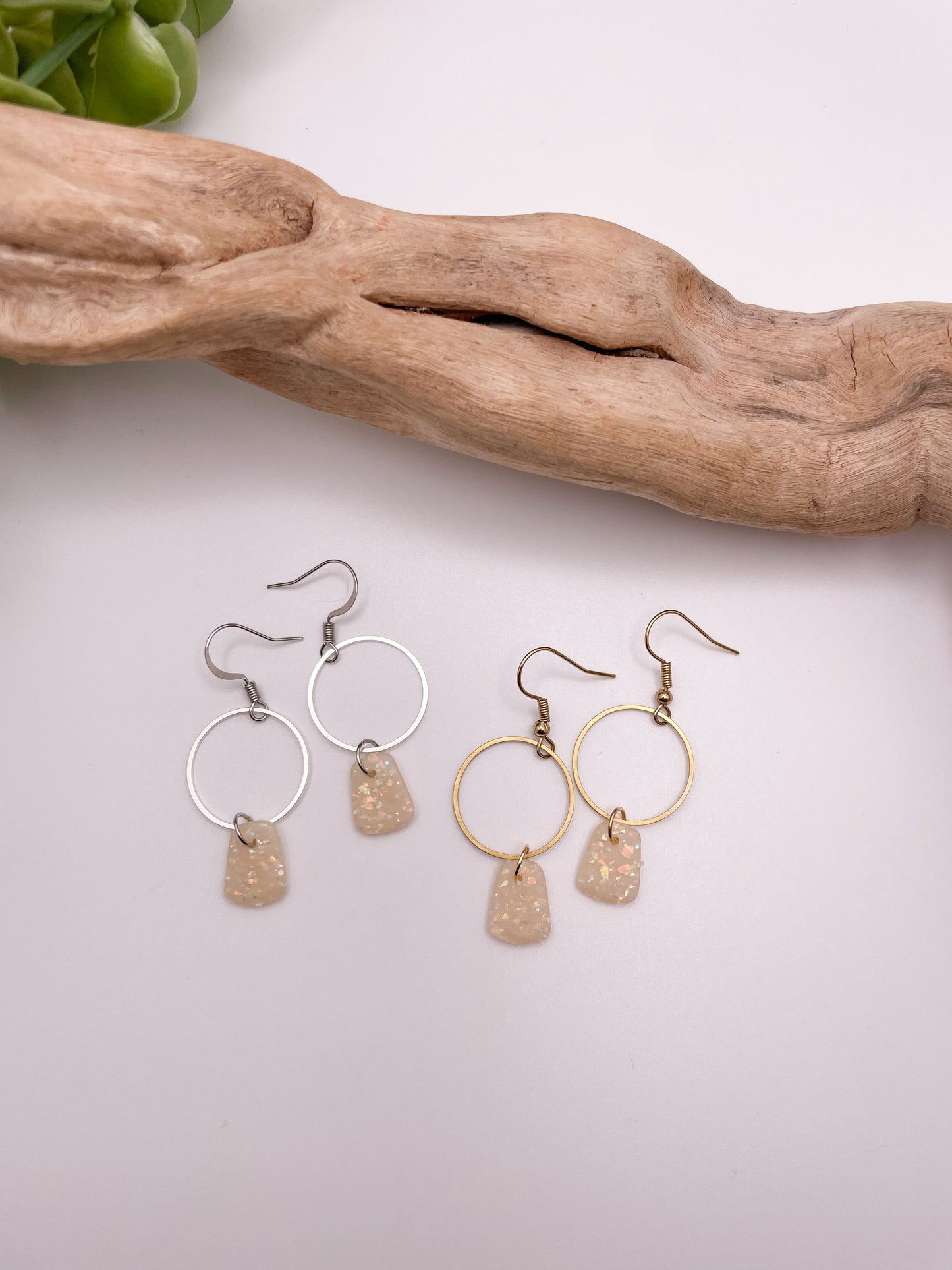 Enchanting Dangle (Silver/ Gold)