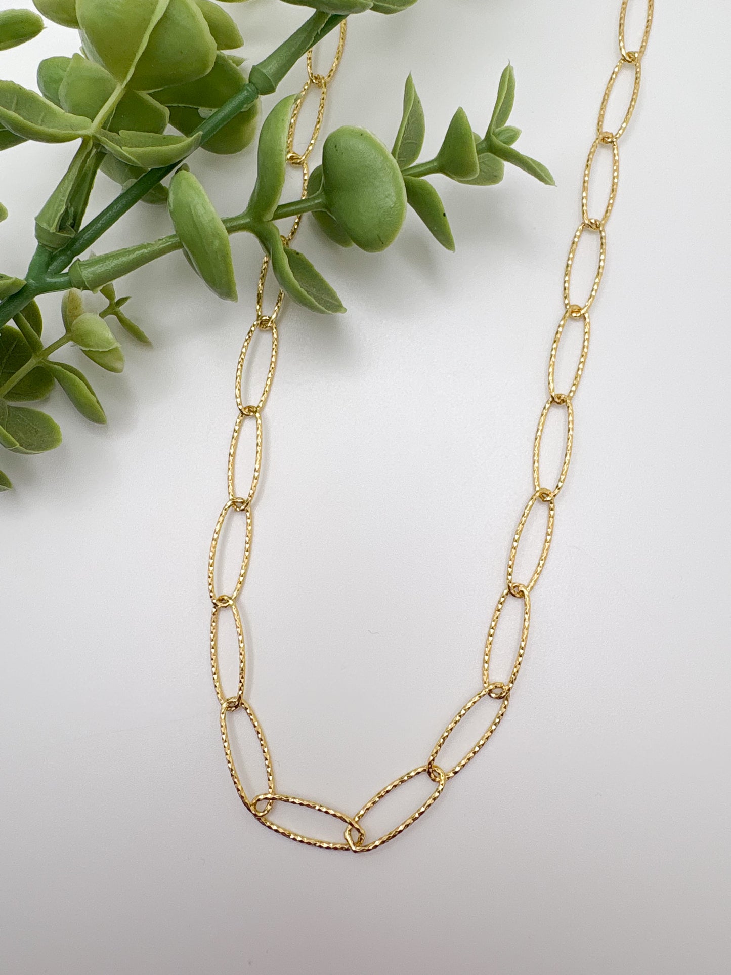 Oval Hammered Paperclip Necklace