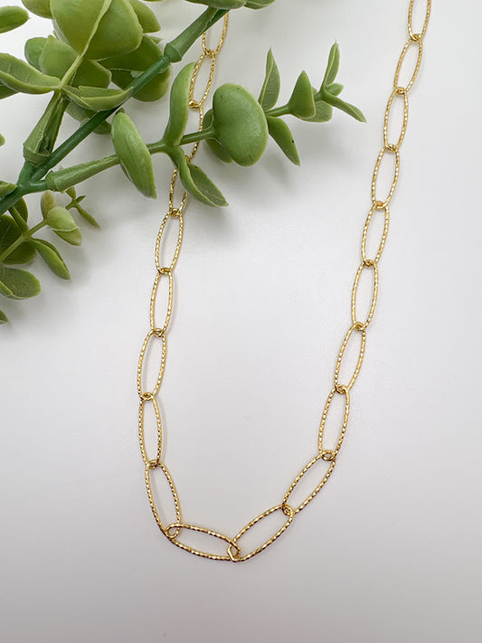 Oval Hammered Paperclip Necklace