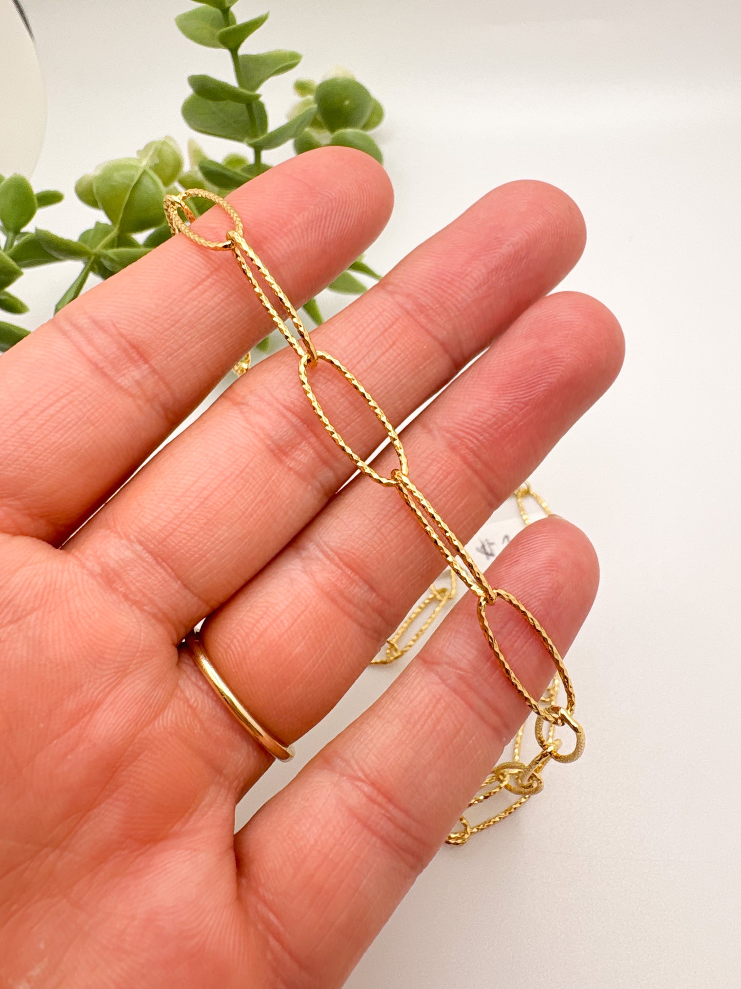 Oval Hammered Paperclip Necklace