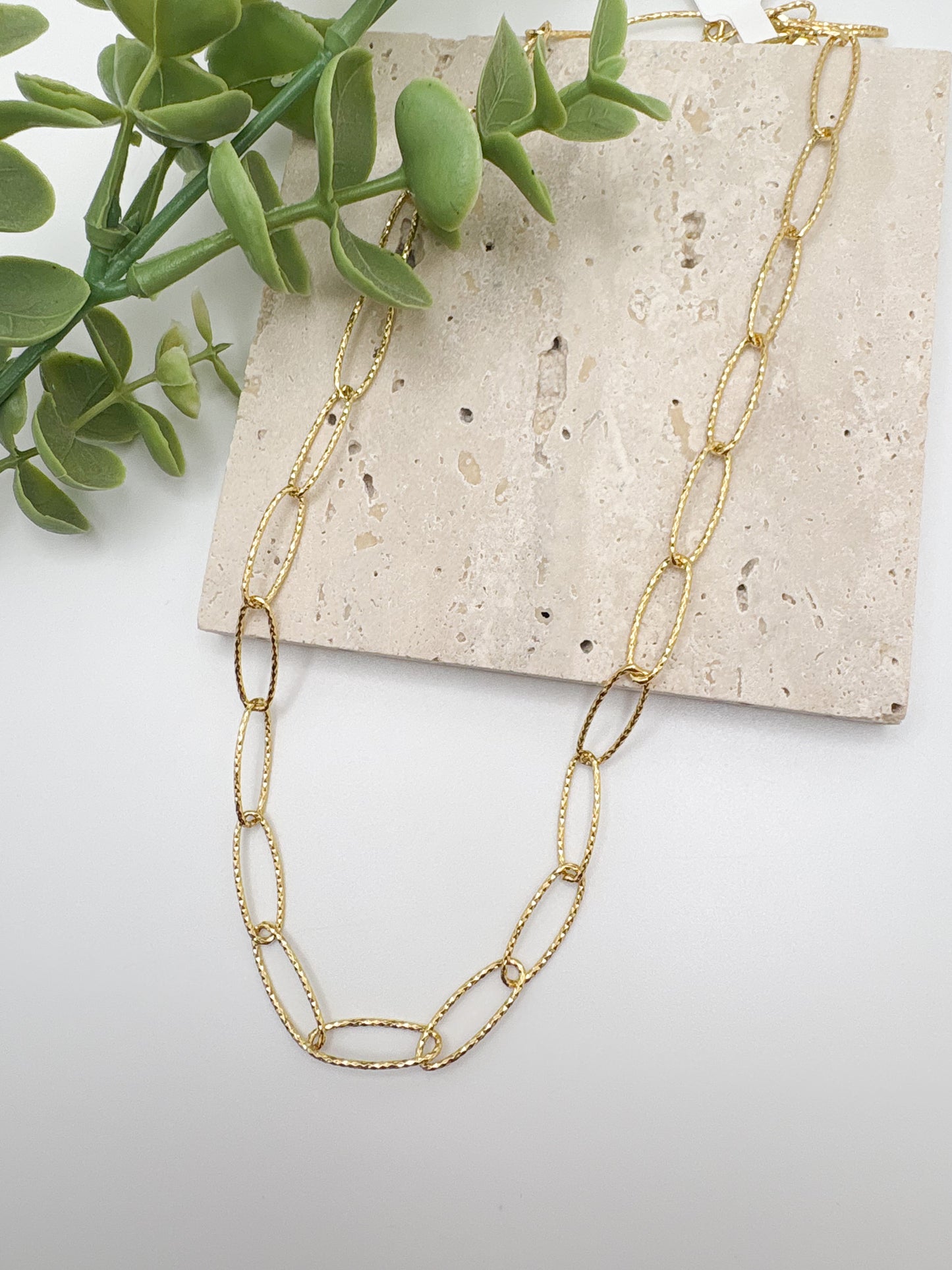 Oval Hammered Paperclip Necklace